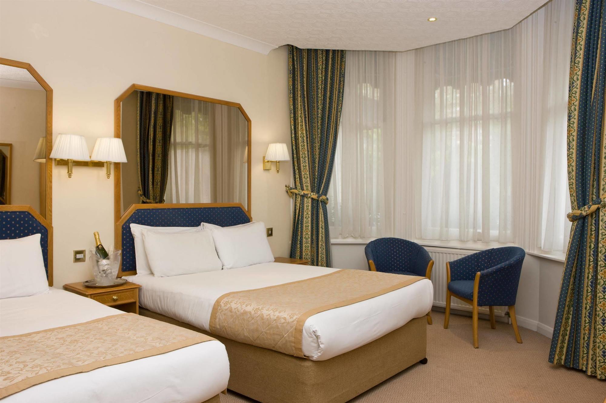Western Burns Kensington Hotell 3*