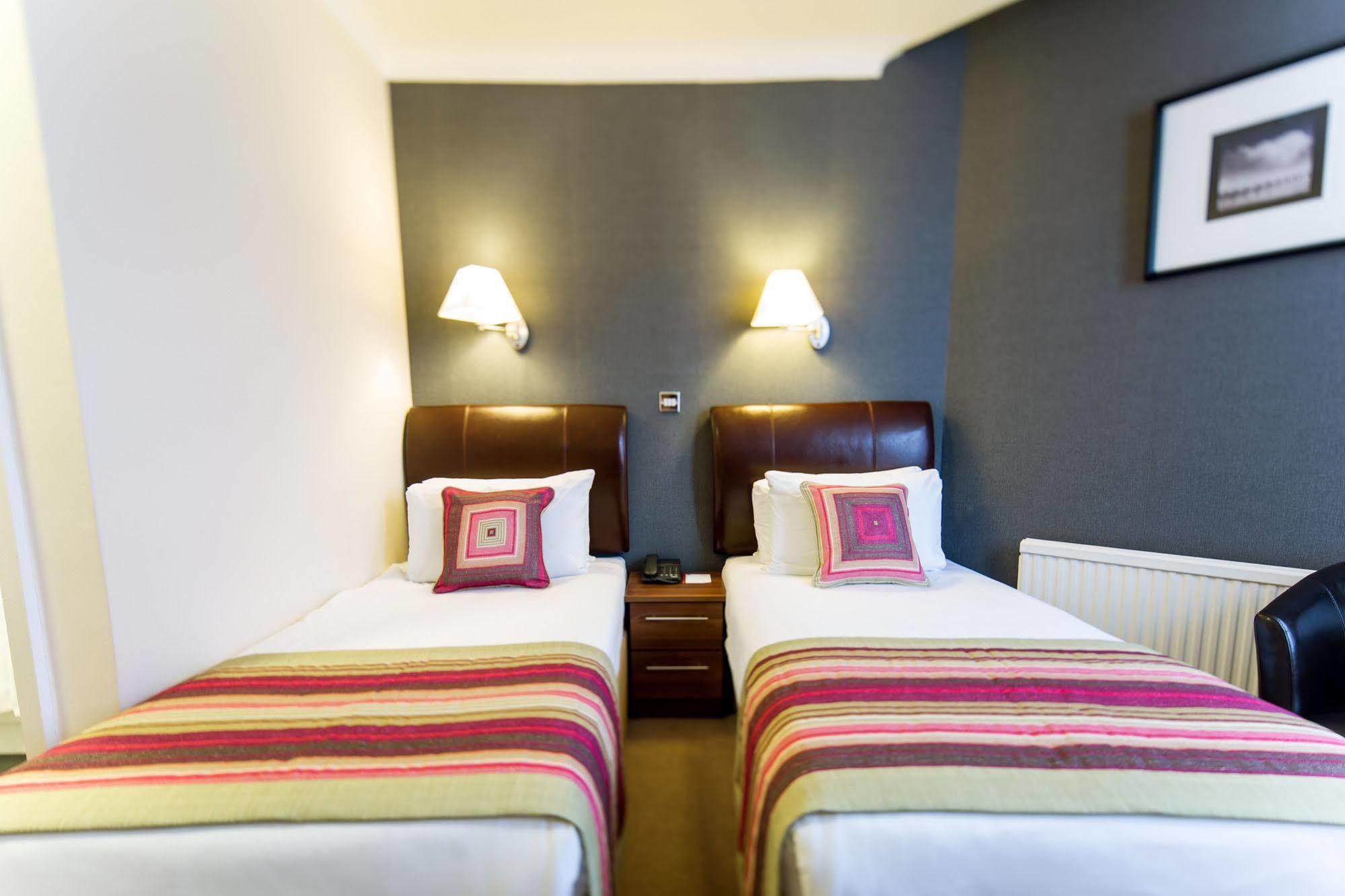 Western Burns Kensington Hotell 3*