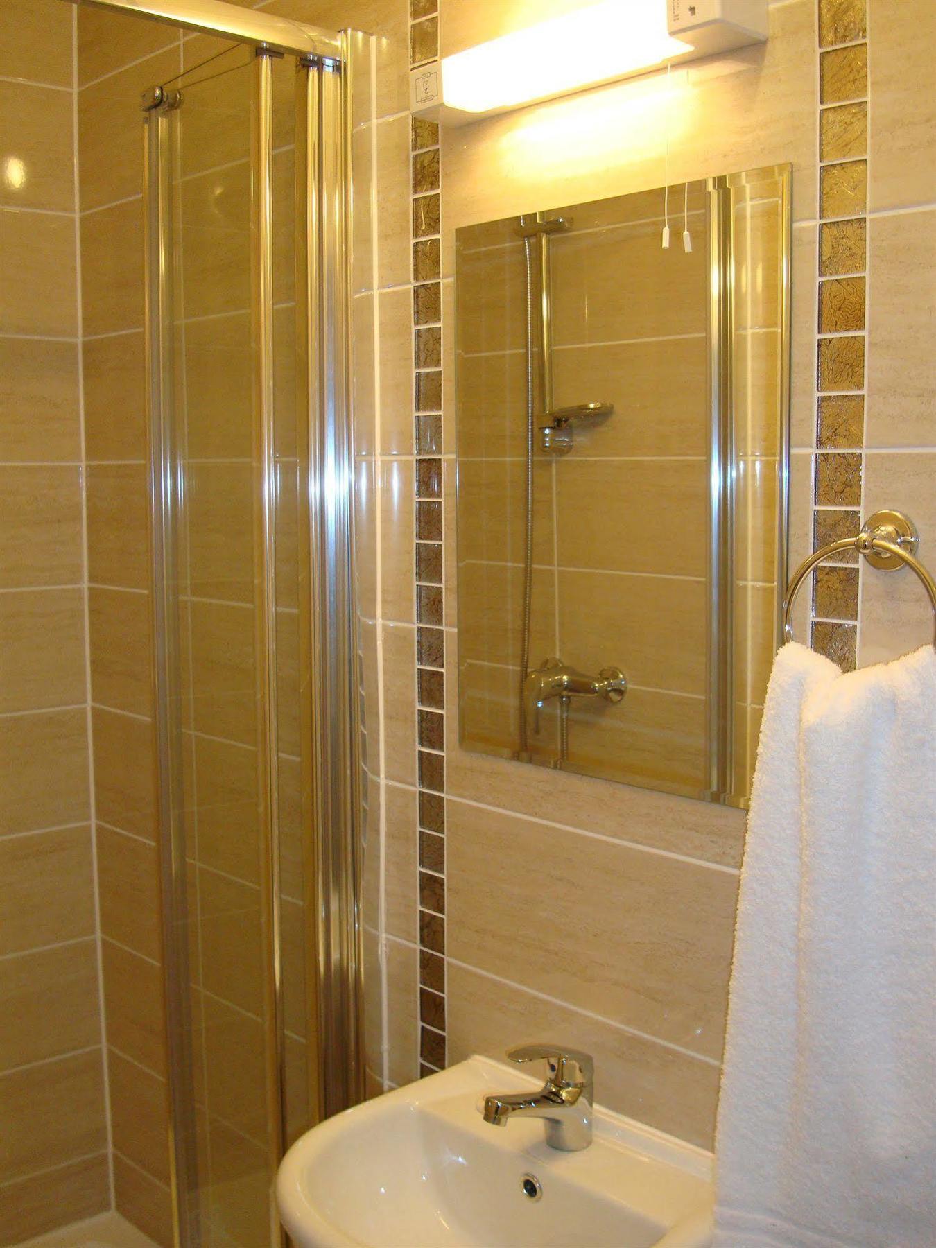 Pearl Hotel London