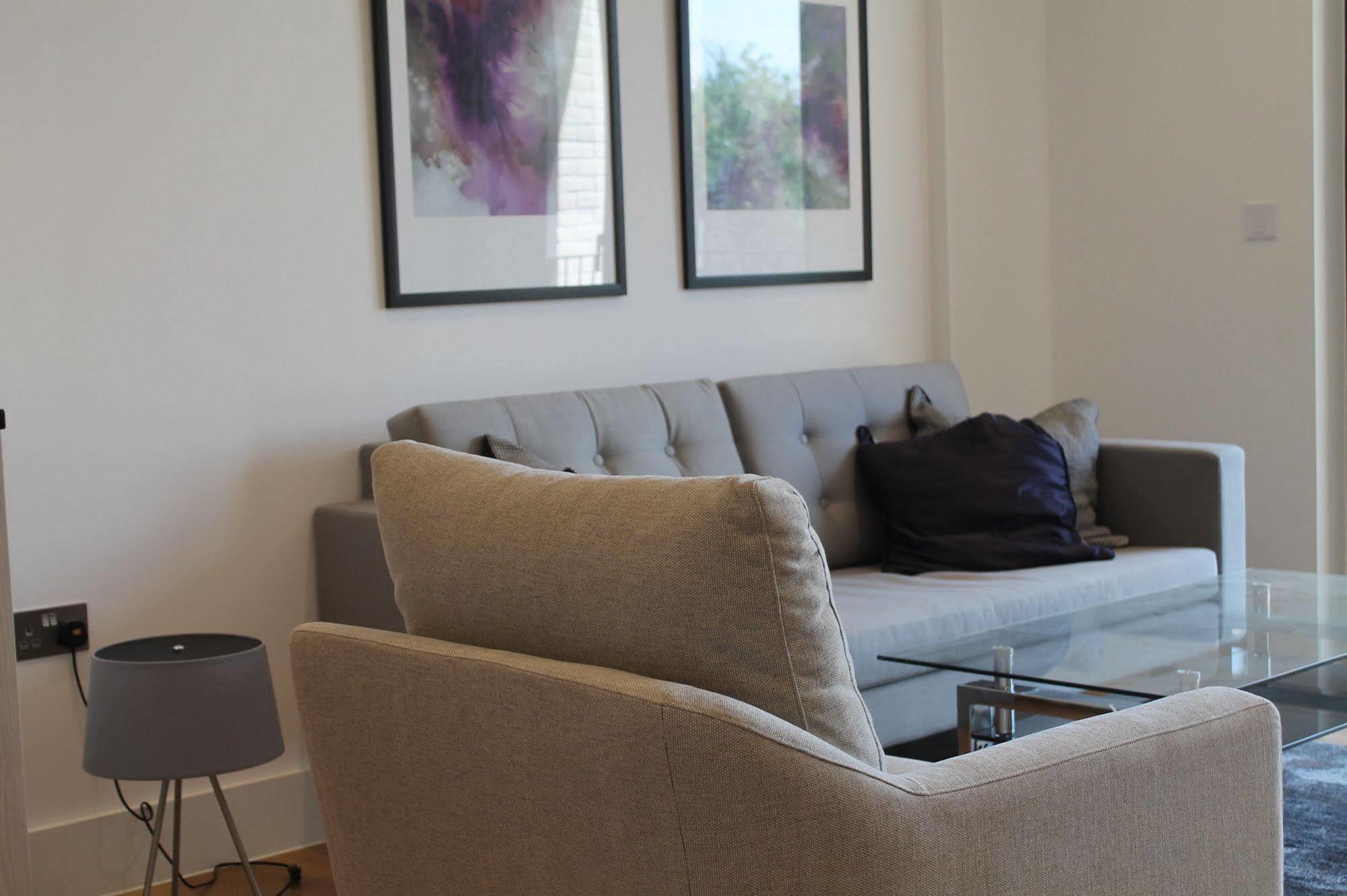 Portobello Square Apartment *