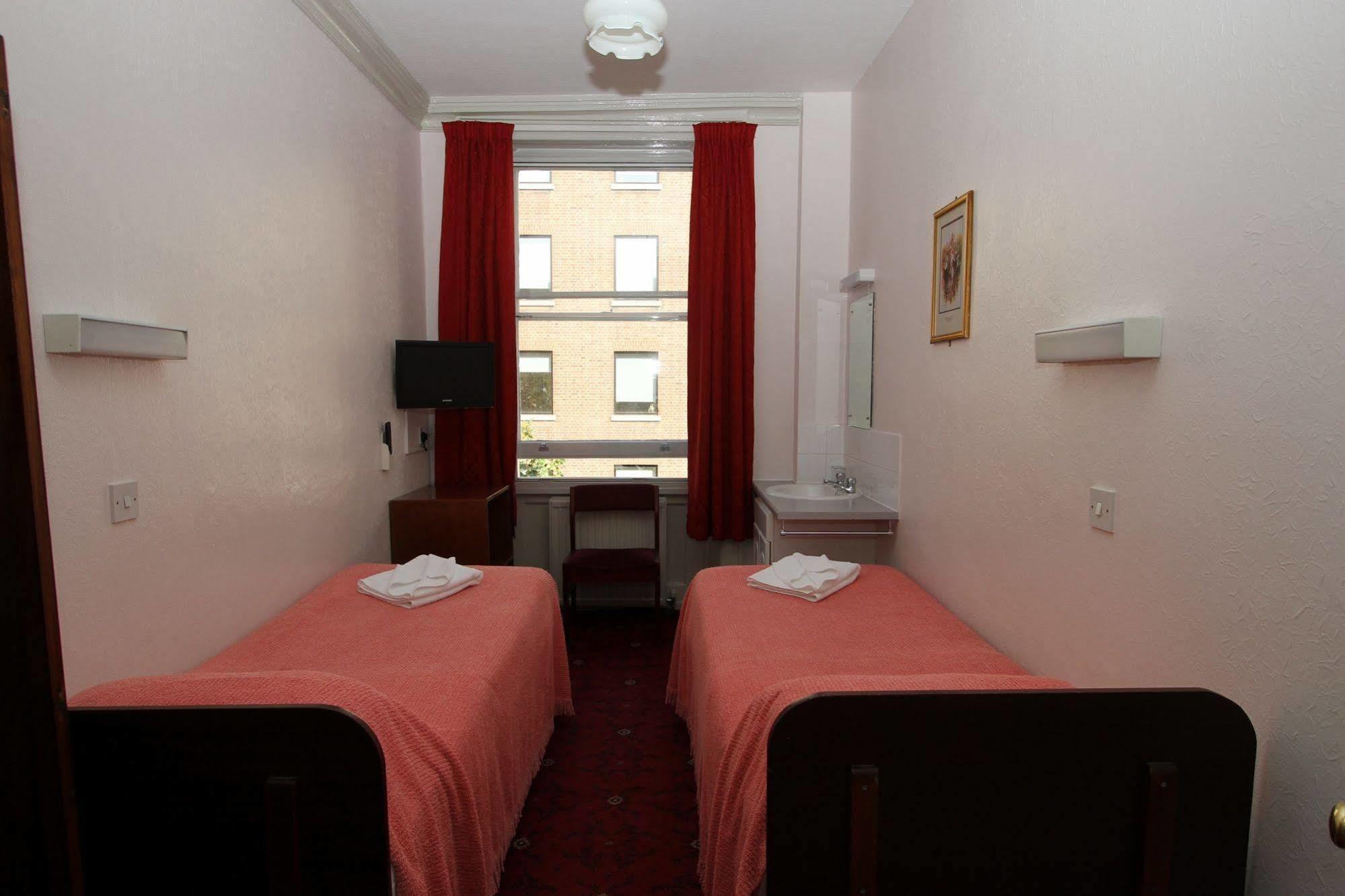 Ridgemount Hotell 2*