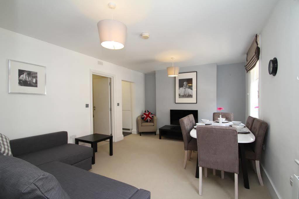 Selfridges Parkside Haven - 2 Bedroom Apartment *