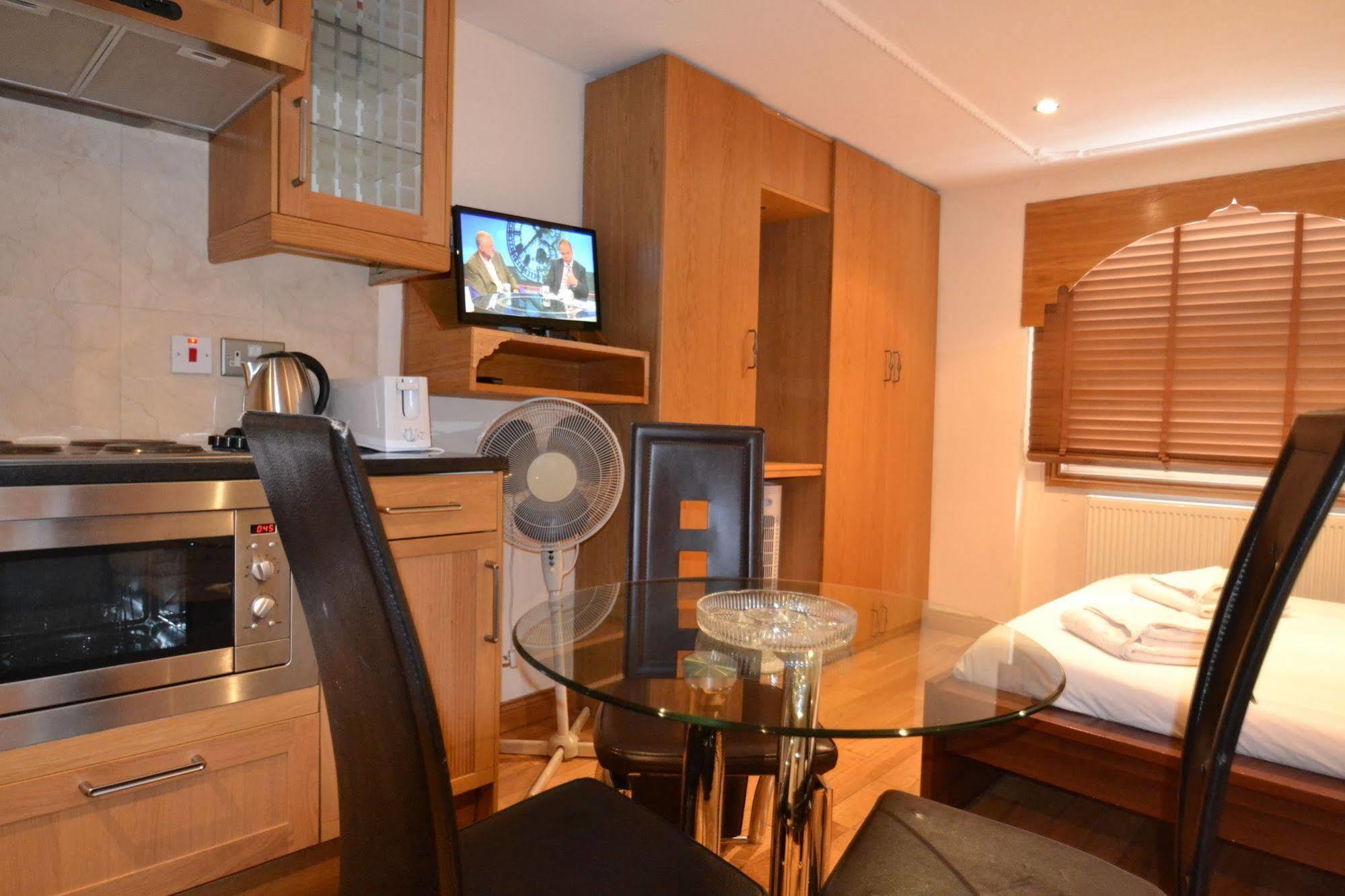 Apartment Hyde Park London