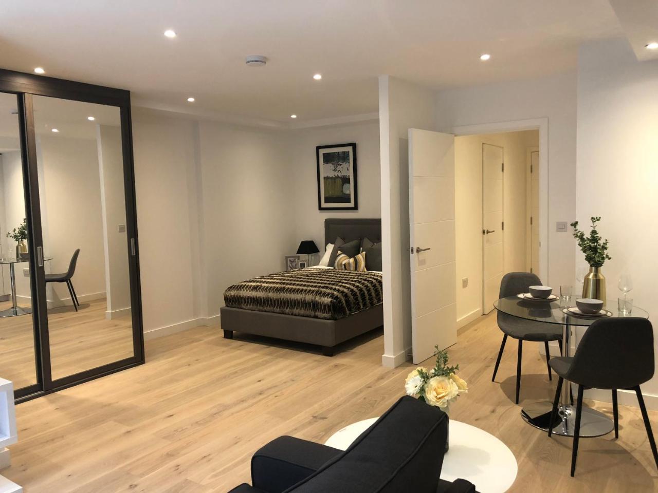 Emerson Court Apartment *