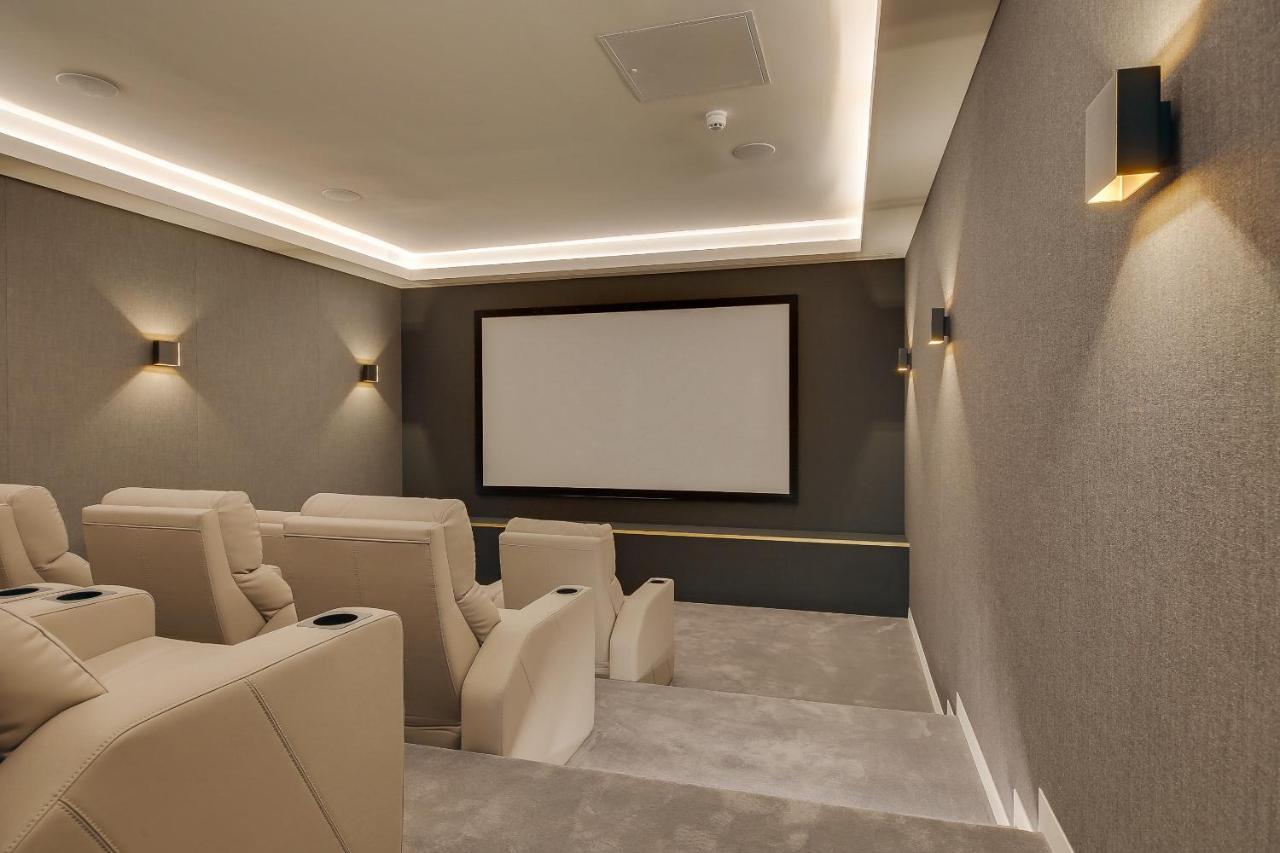 Apartment Emerson Court London