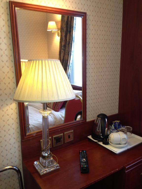 Avon Hotel 2*