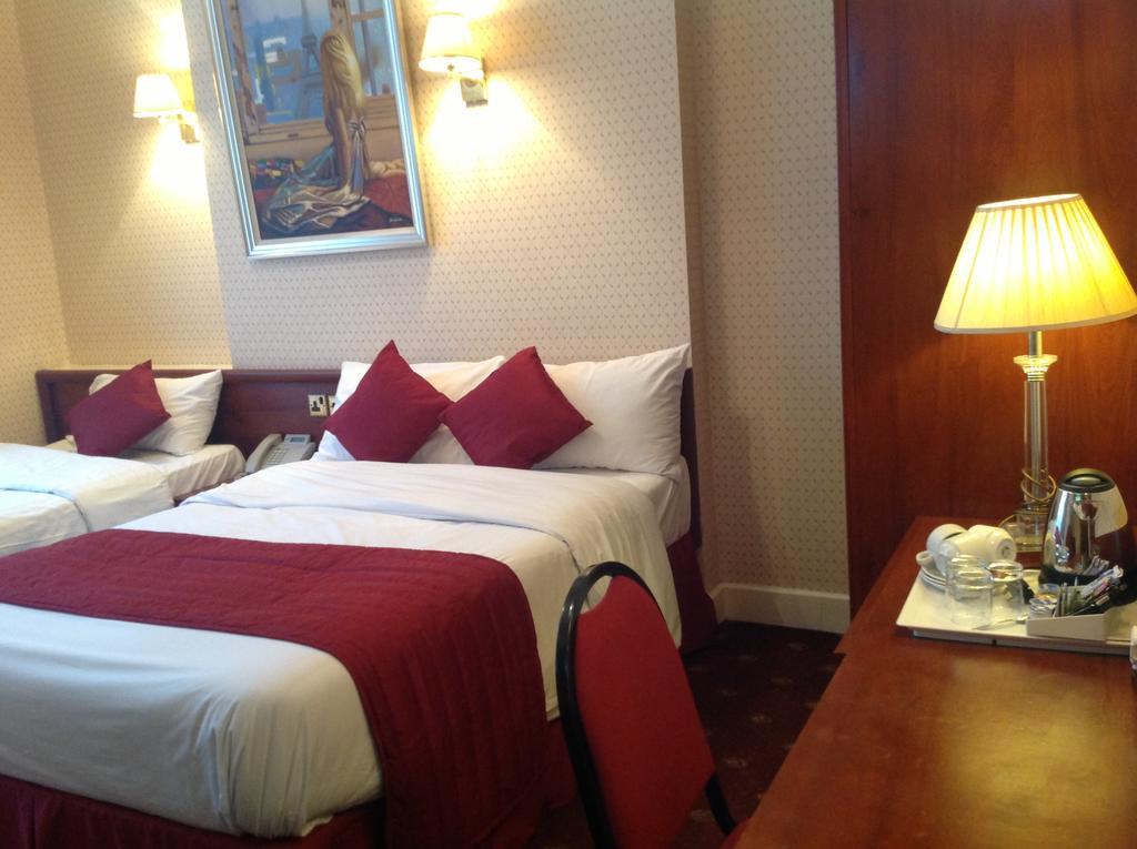 Avon Hotel 2*