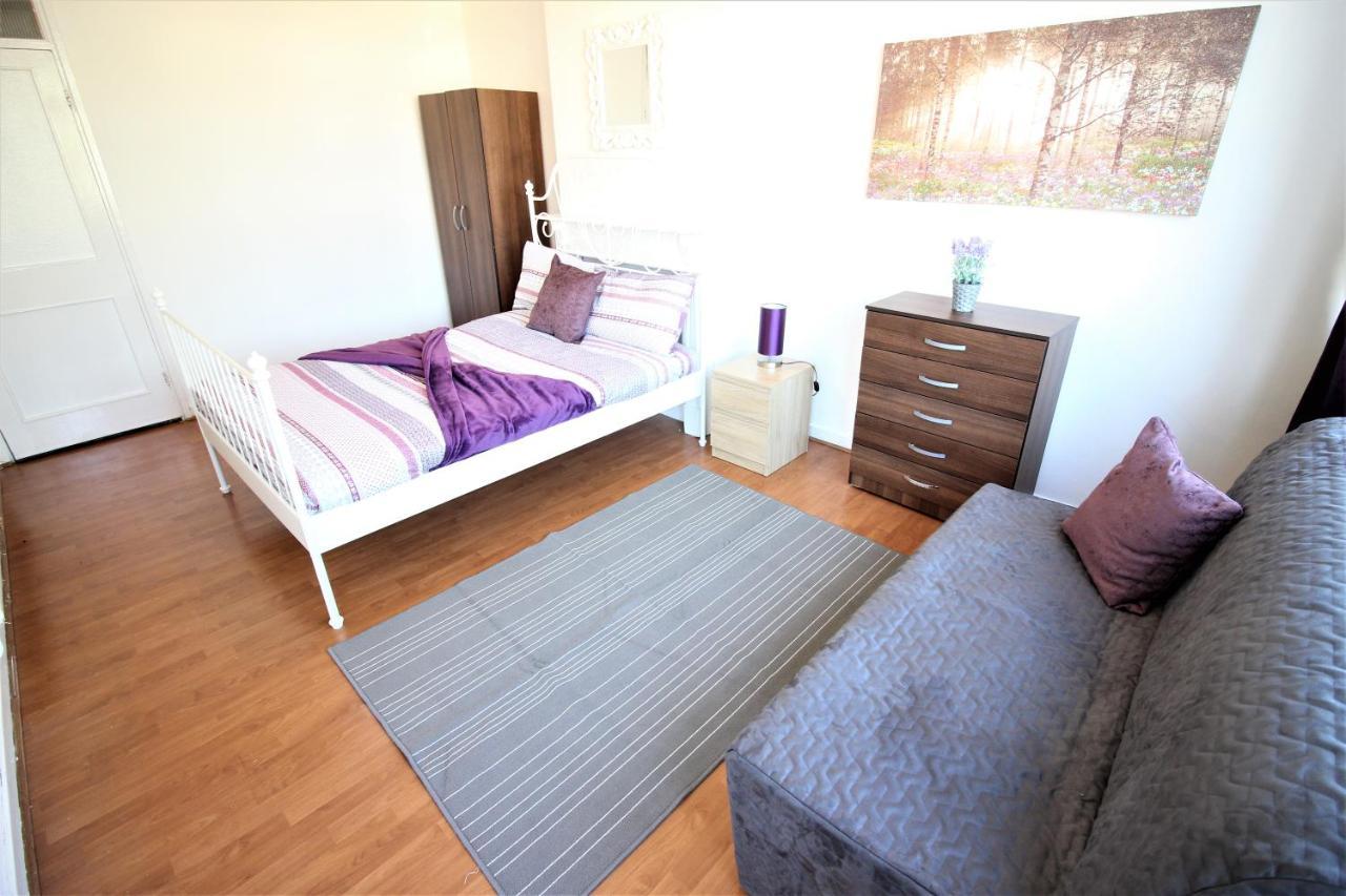 Kirton Guest * London