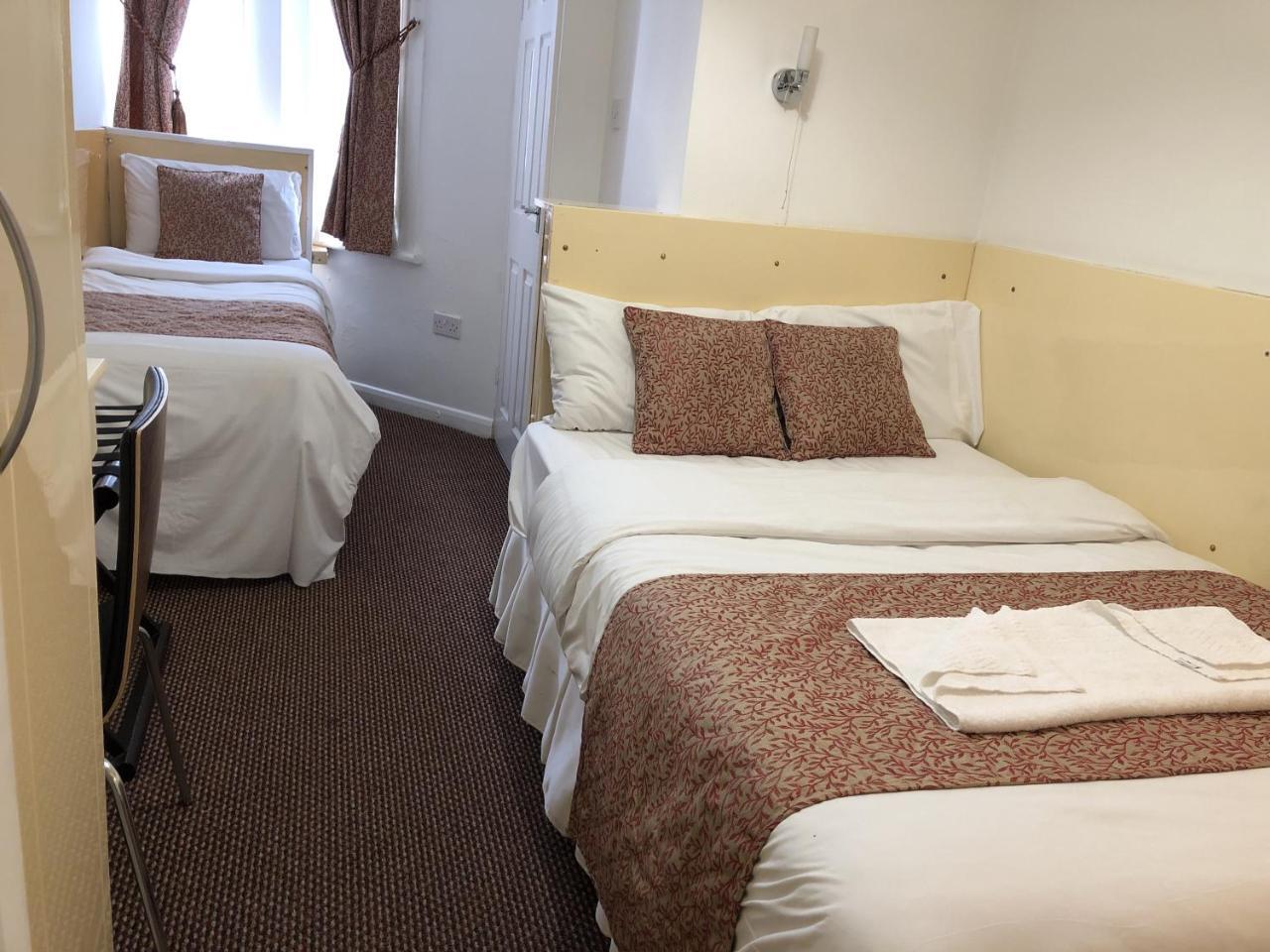 Earls Court Guest house 2*