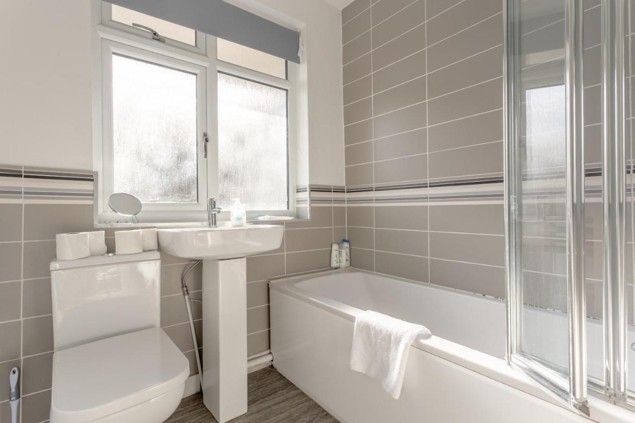 Modern 2 Bedroom In Morden Appartement *