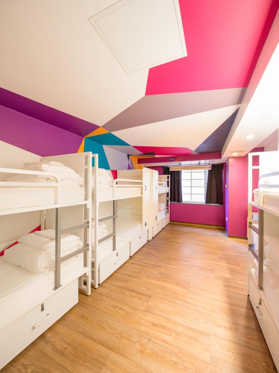 Hostel Generator London
