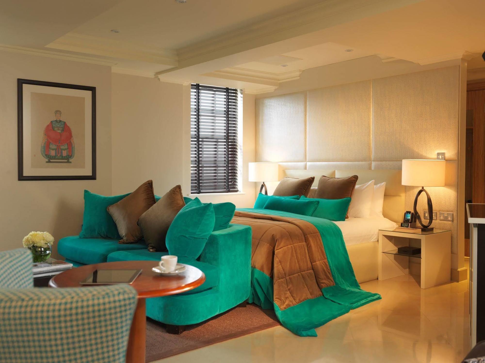 Radisson Blu Hotel, Bond Street Hotel 4*