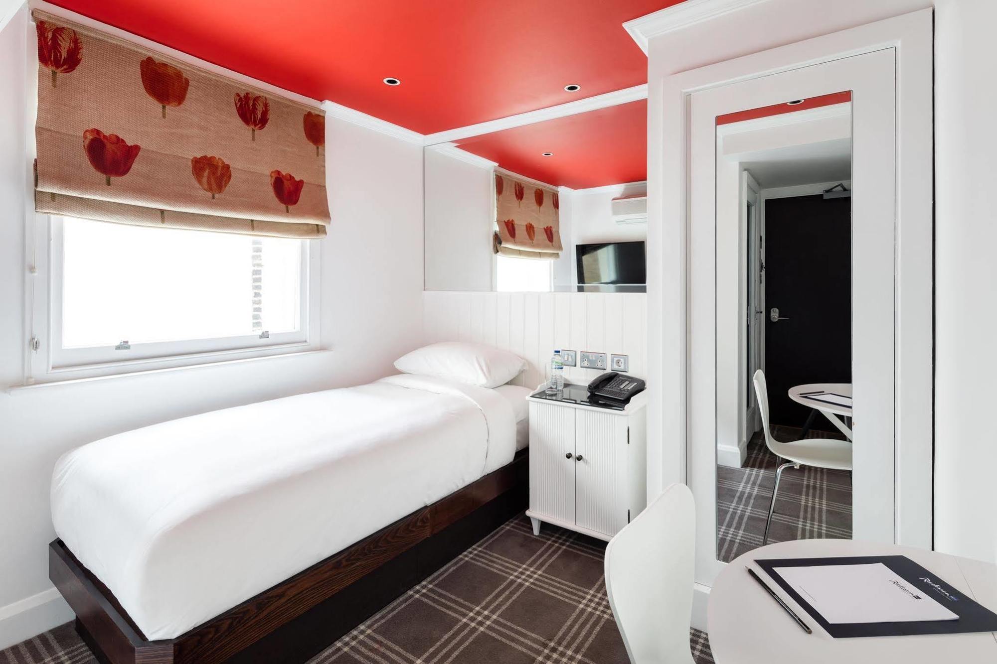 Radisson Blu Hotel, Marble Arch - Formerly Sussex Hotel