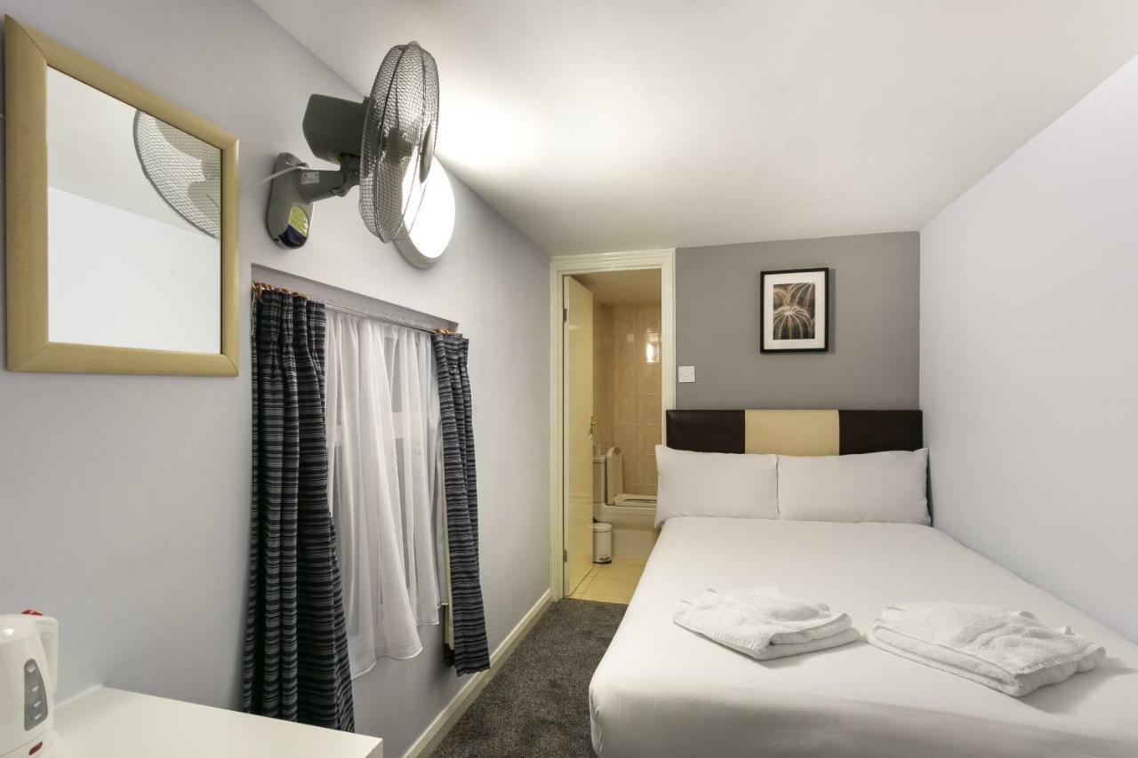 Victoria Station Hotel 2*
