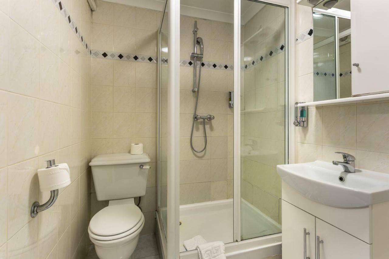 Victoria Station Hotel London