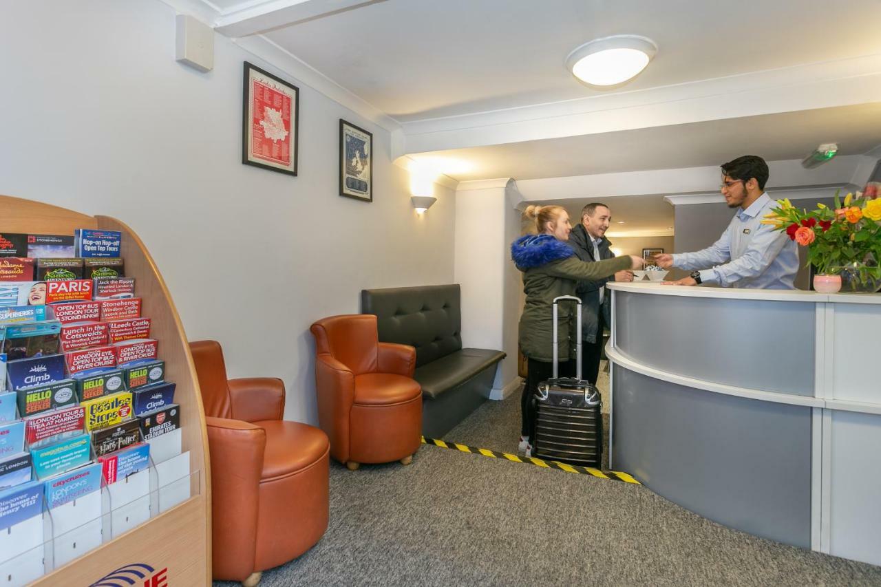 Victoria Station Hotel