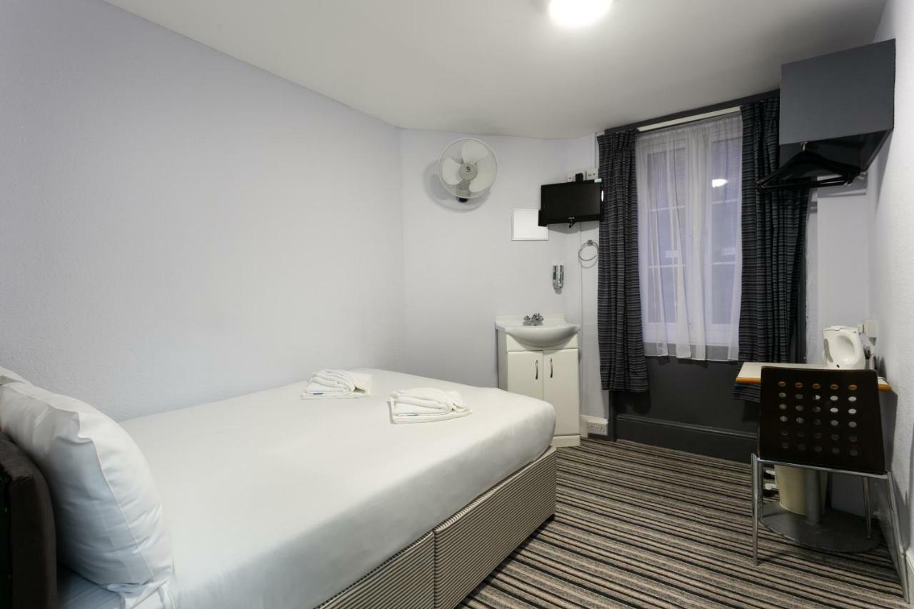 Victoria Station Hotel