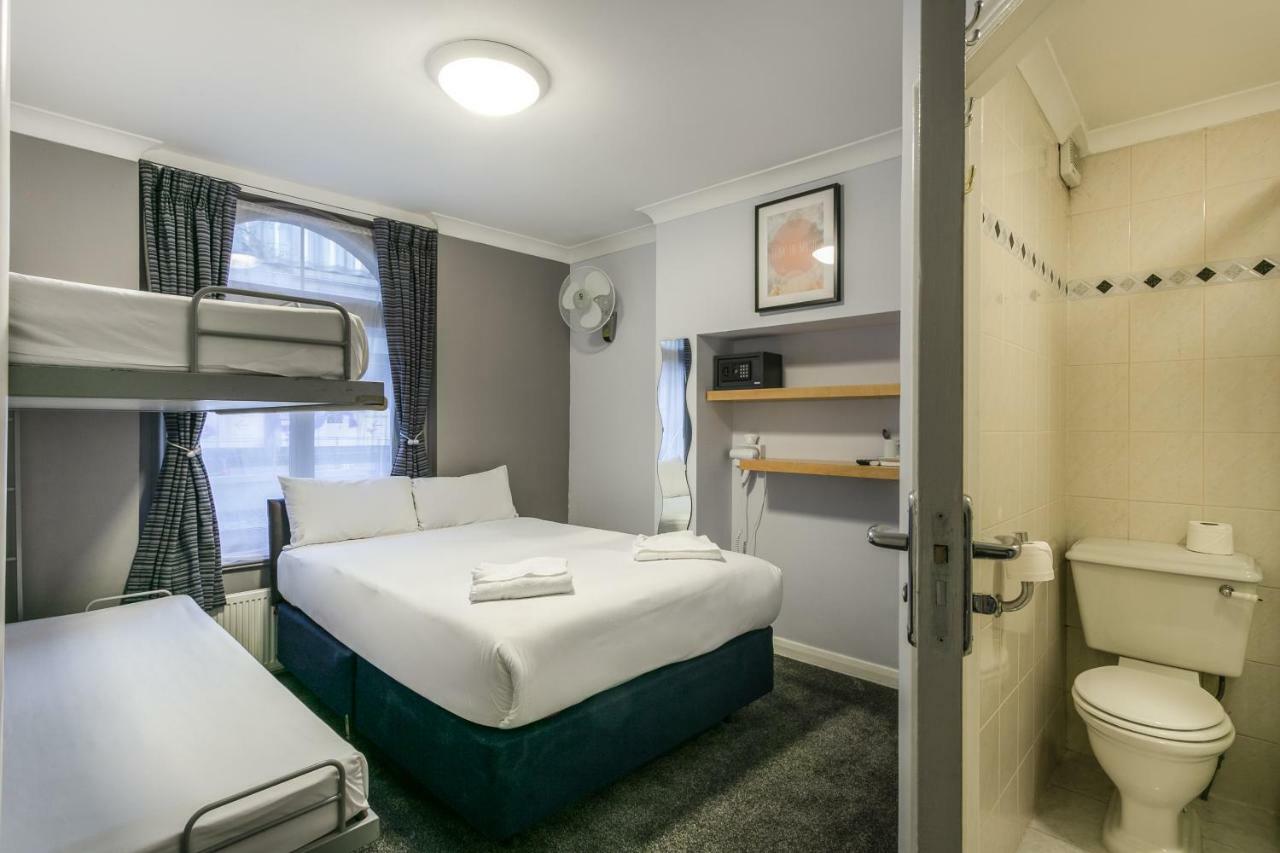 Victoria Station Hotel