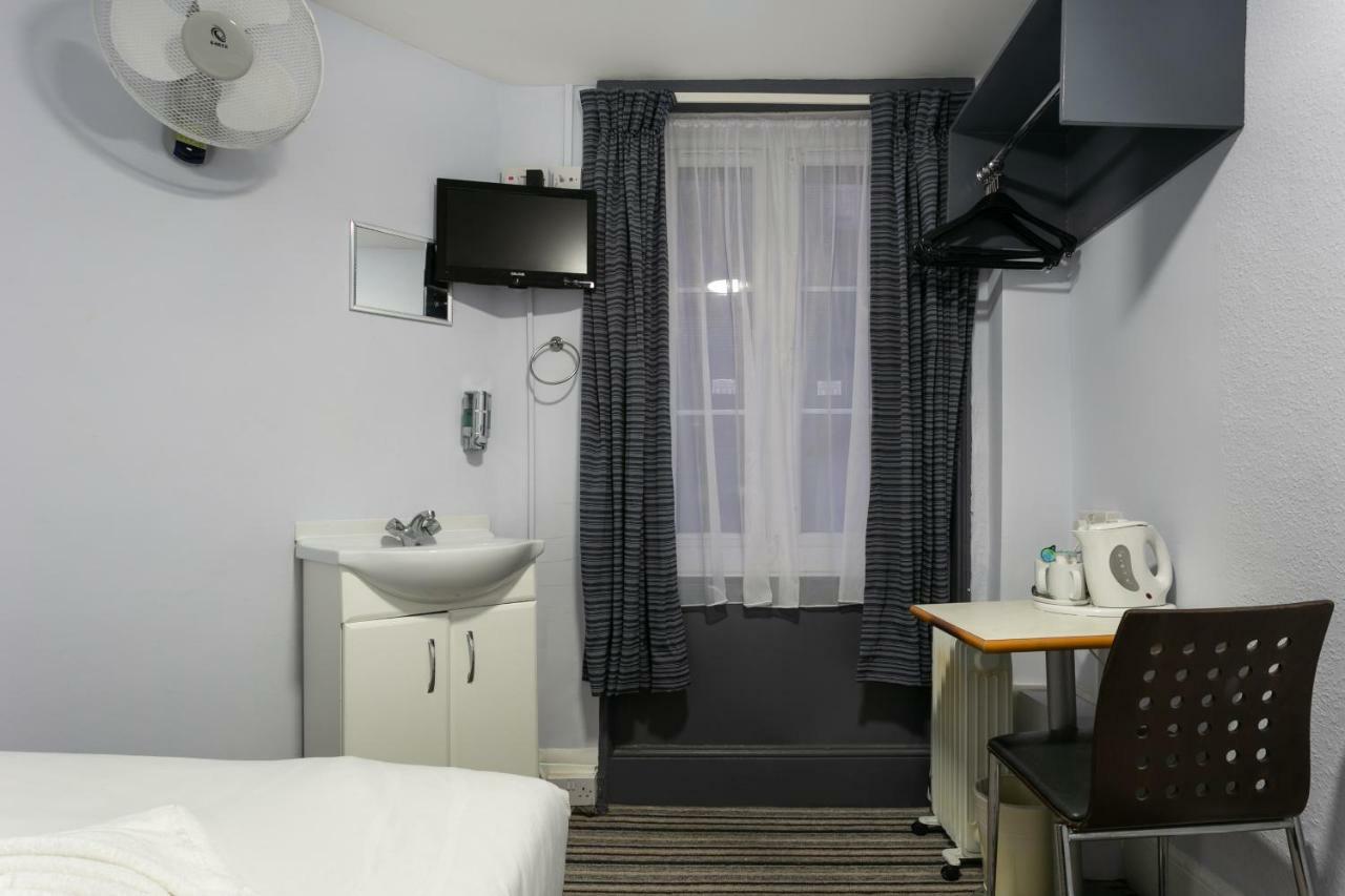 Victoria Station Hotel London