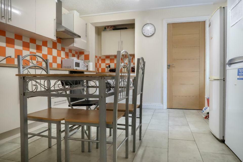 Saltwell Street Deluxe En Homestay