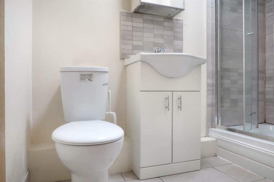 Saltwell Street Deluxe En Homestay London