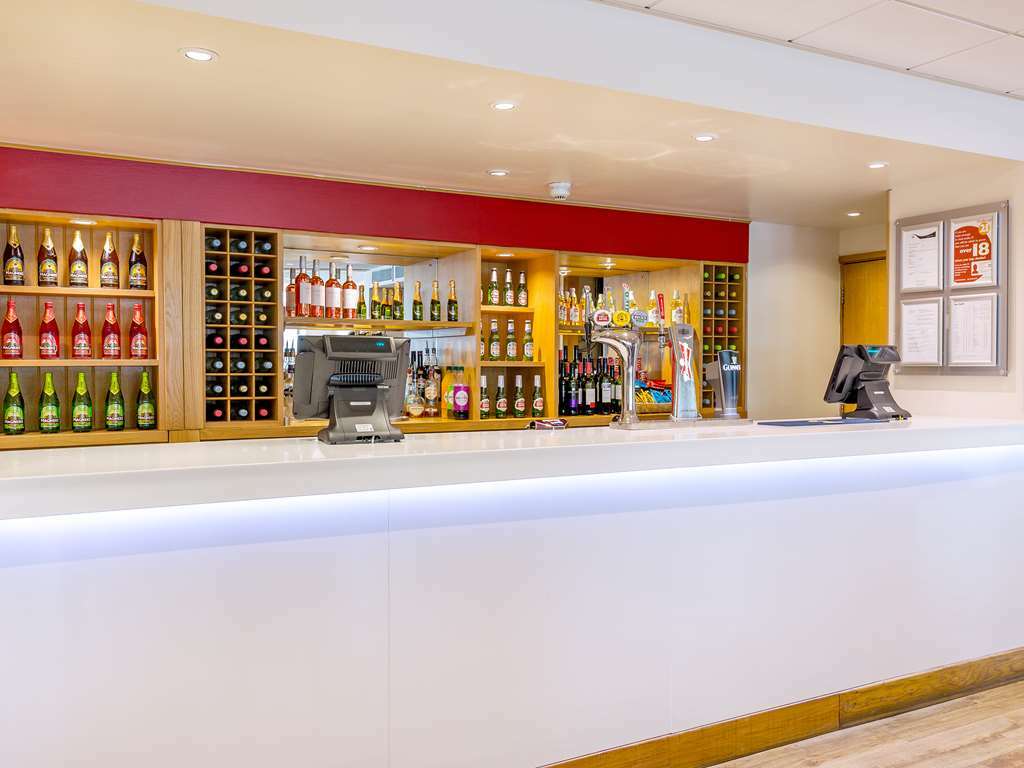 Travelodge Docklands Hotel 3*