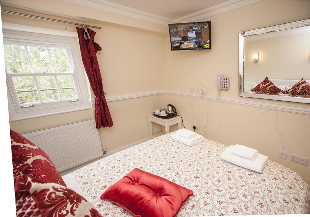 Classic Hyde Park Hotel 2*