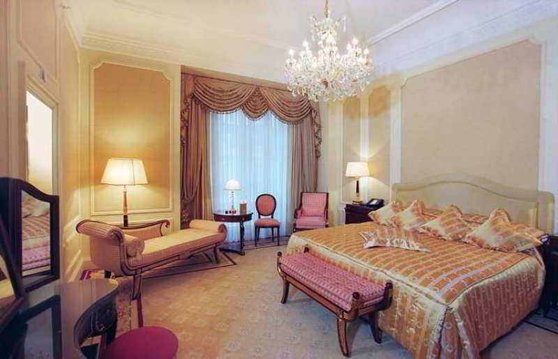 Bentley Hotel London