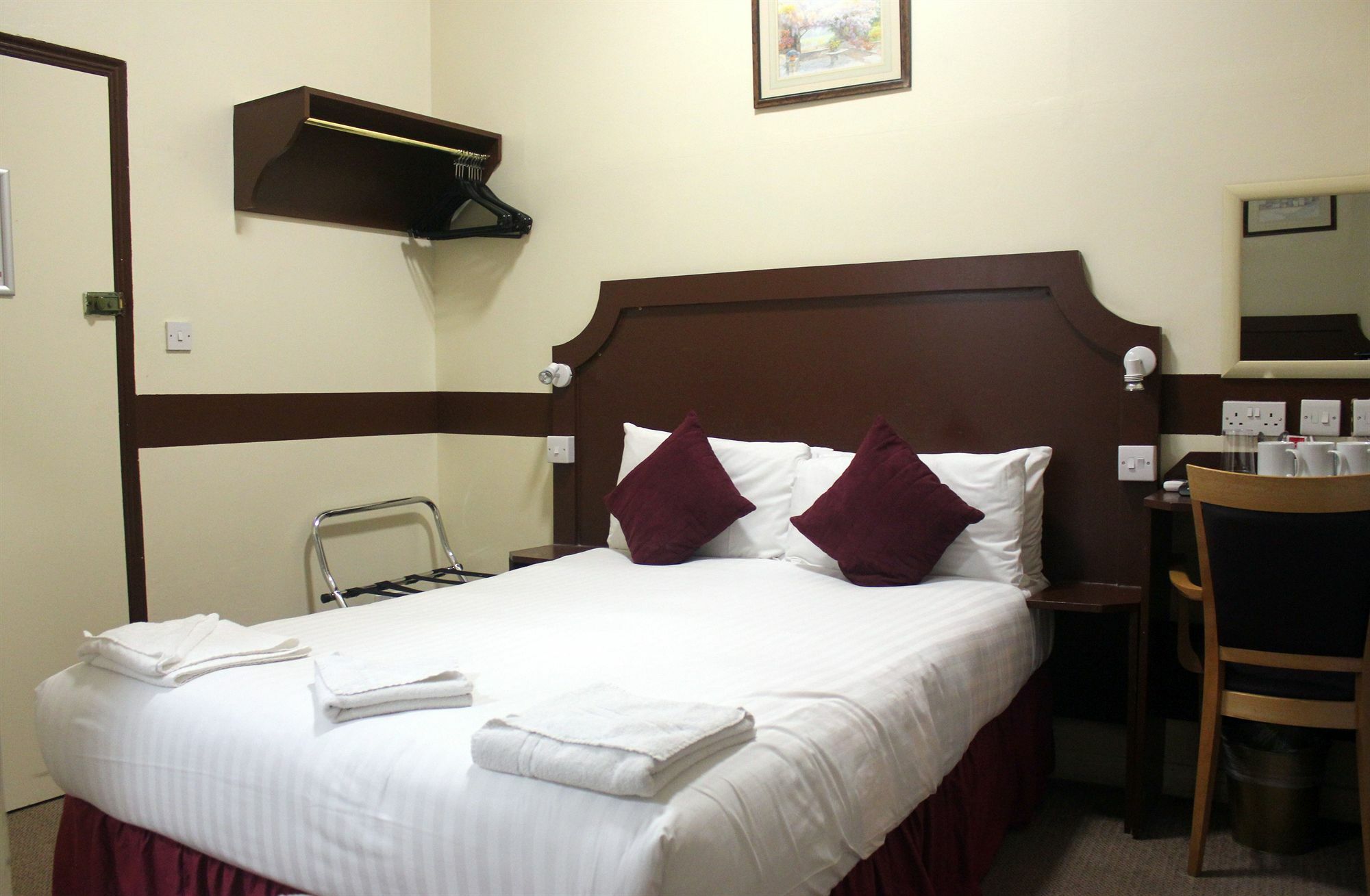Hotel Victoria Station 2*