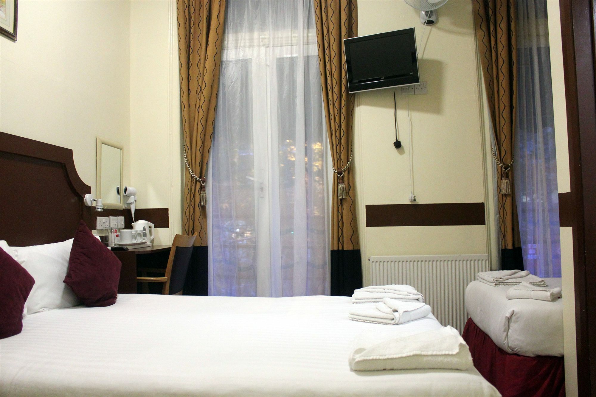 Victoria Station Hotel