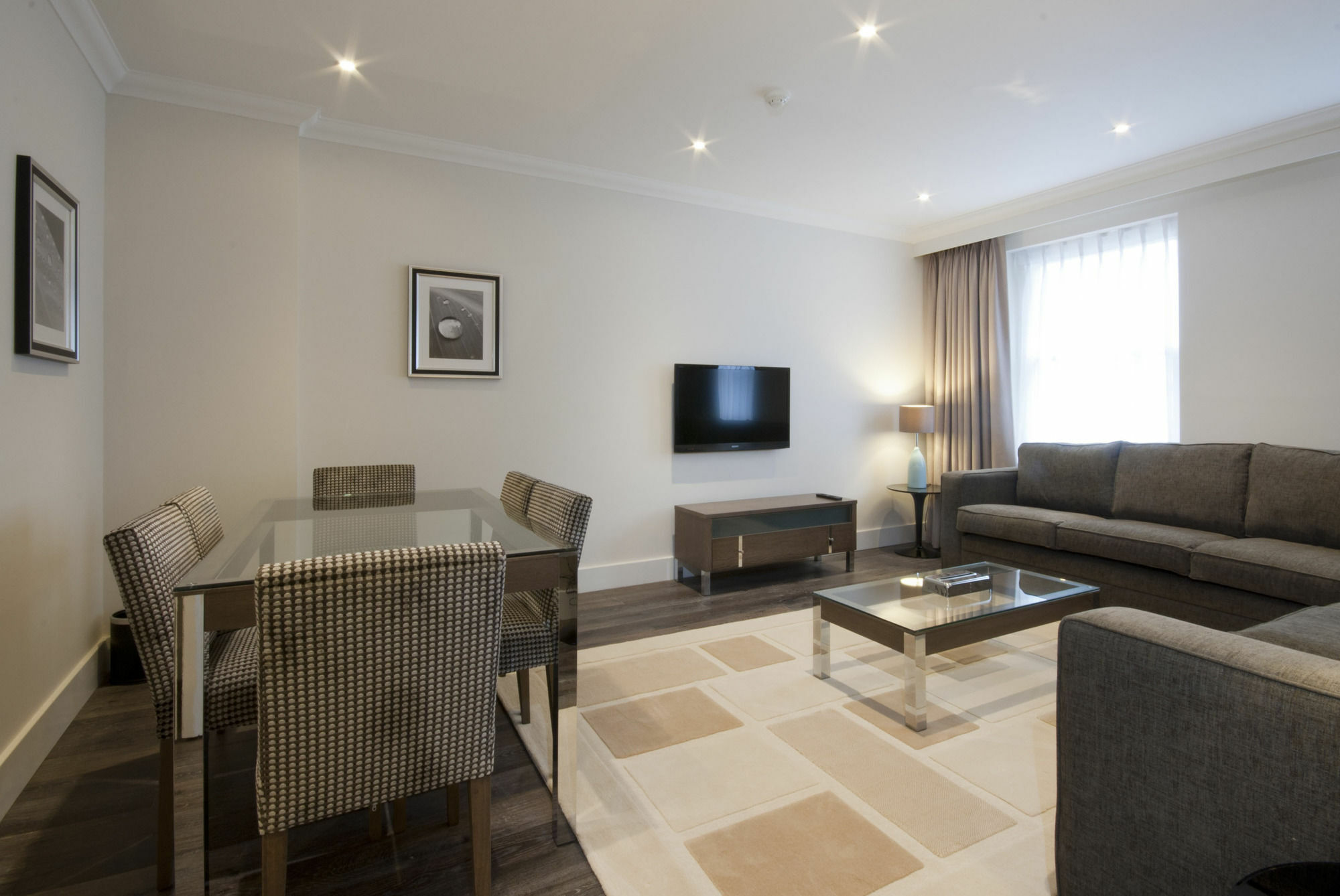Ashburn Court 4*