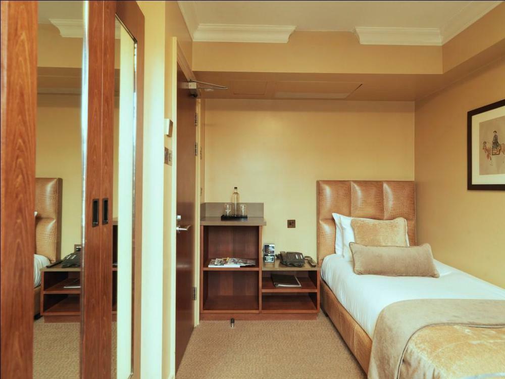 Hotel Radisson Blu Hotel, Bond Street 4*