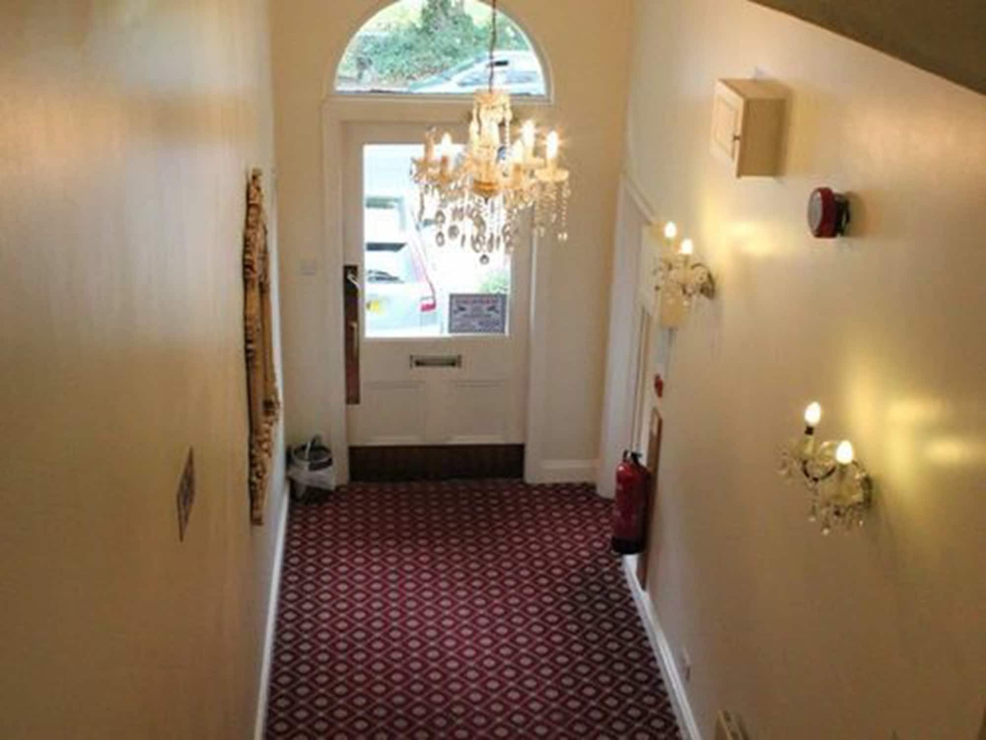 Grantly Hotell 3*