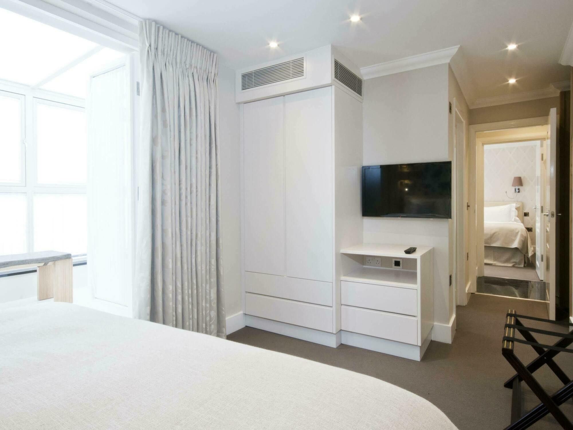 Ashburn Court 4*