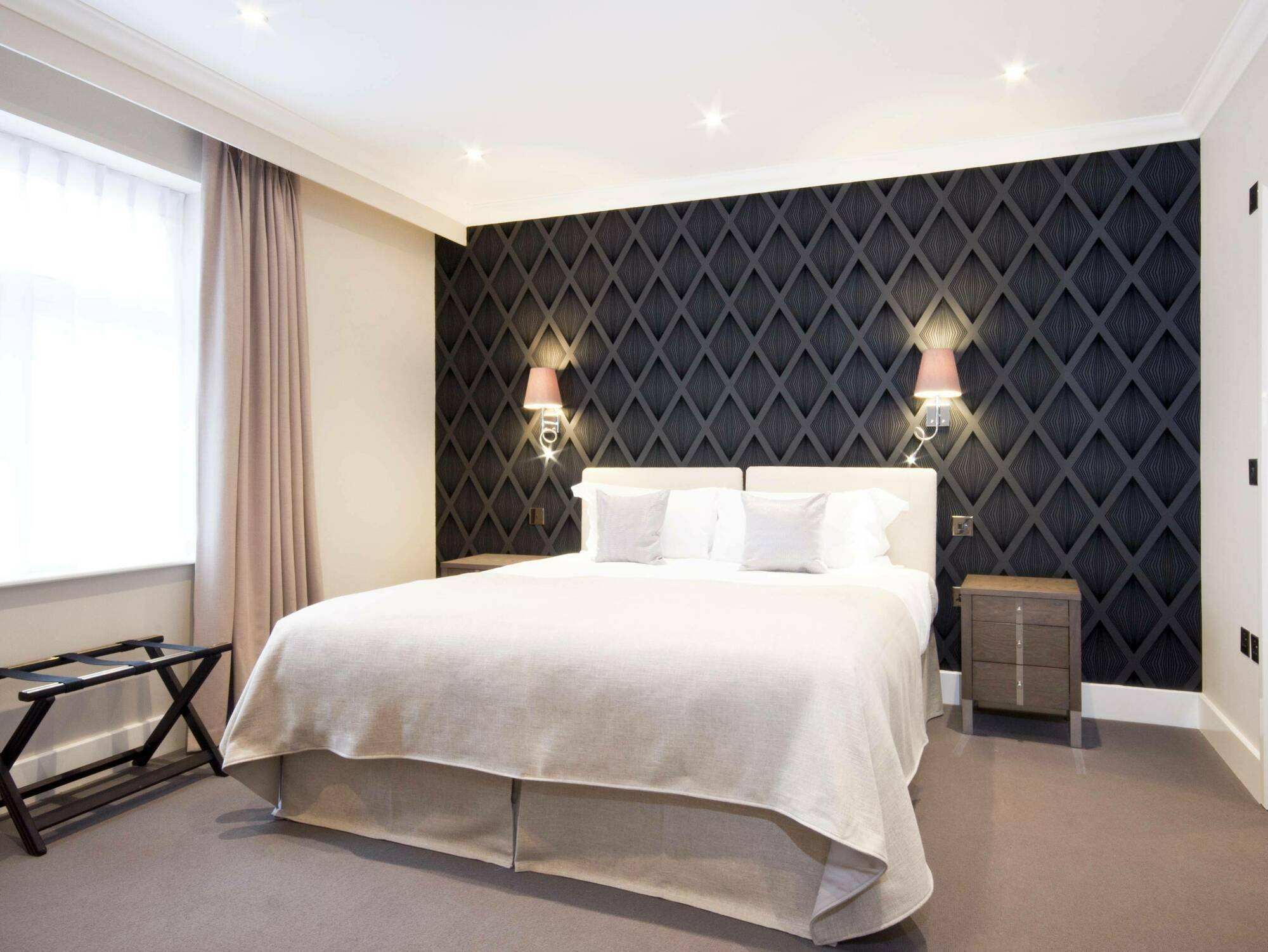 Ashburn Court 4*