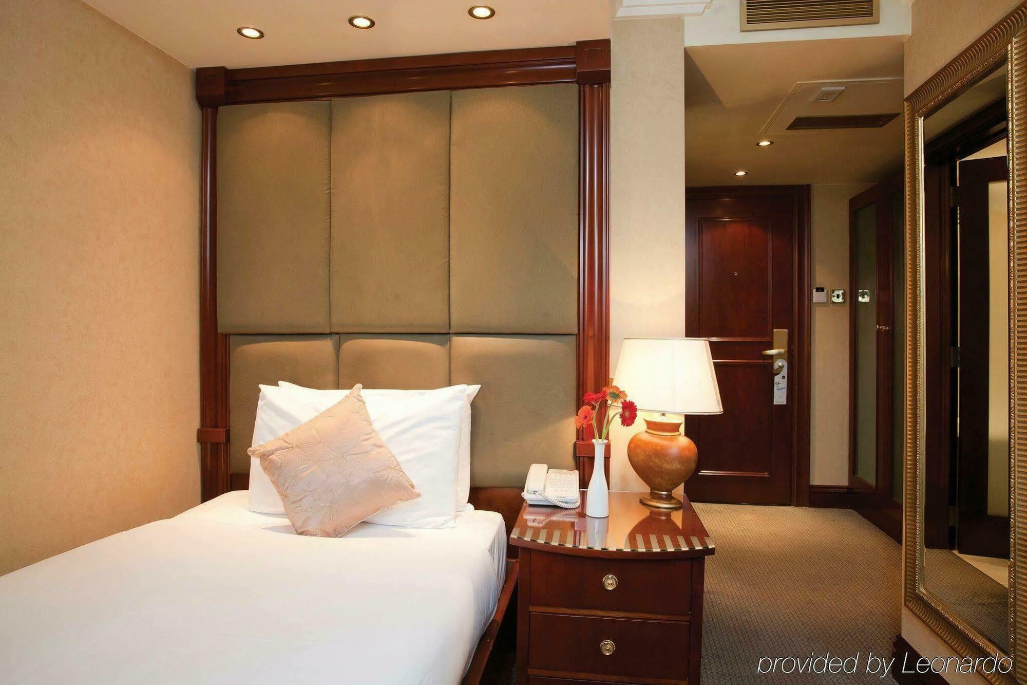 Park Grand Kensington London