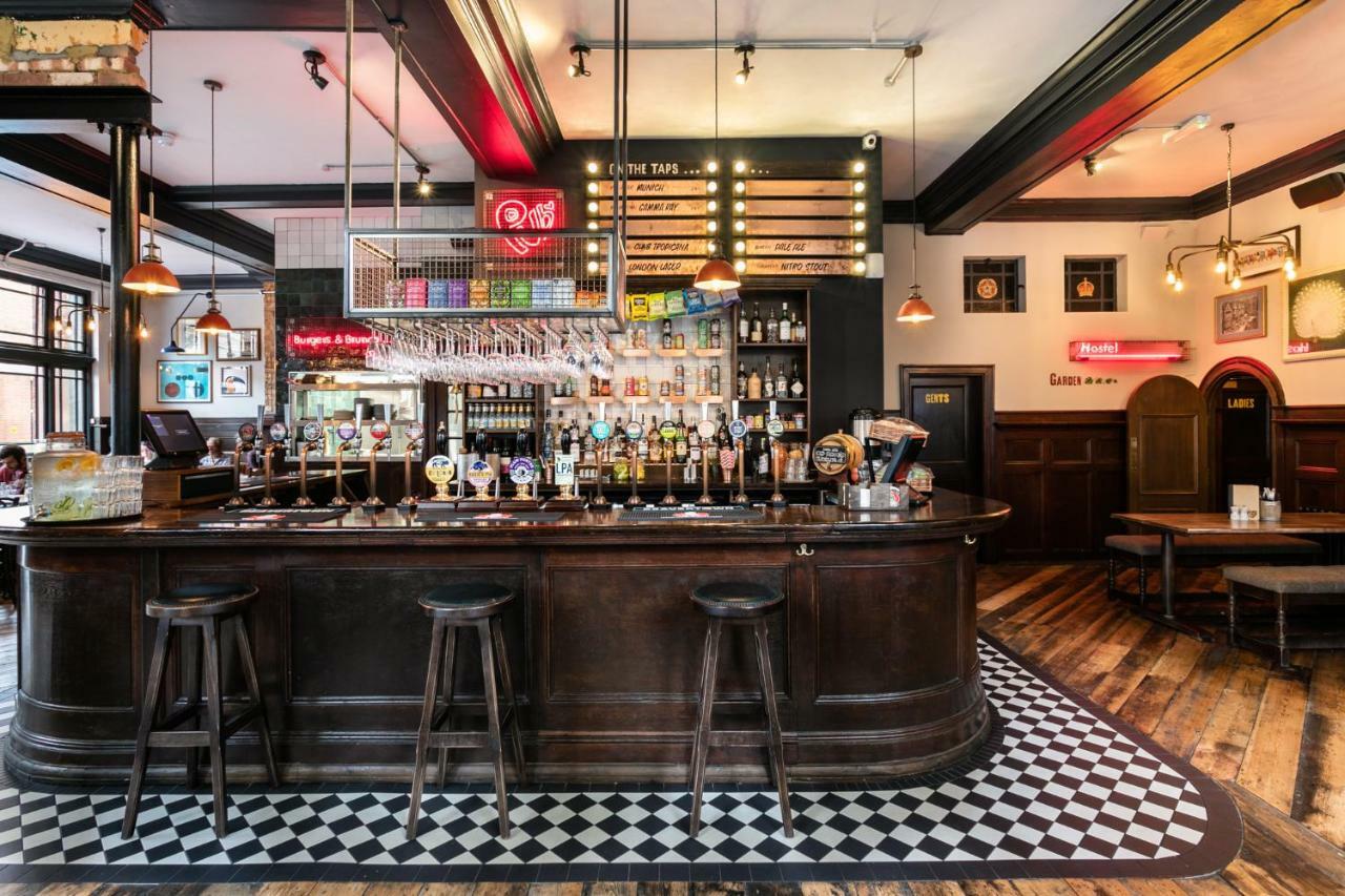 Hostel Publove @ The Rose & Crown London