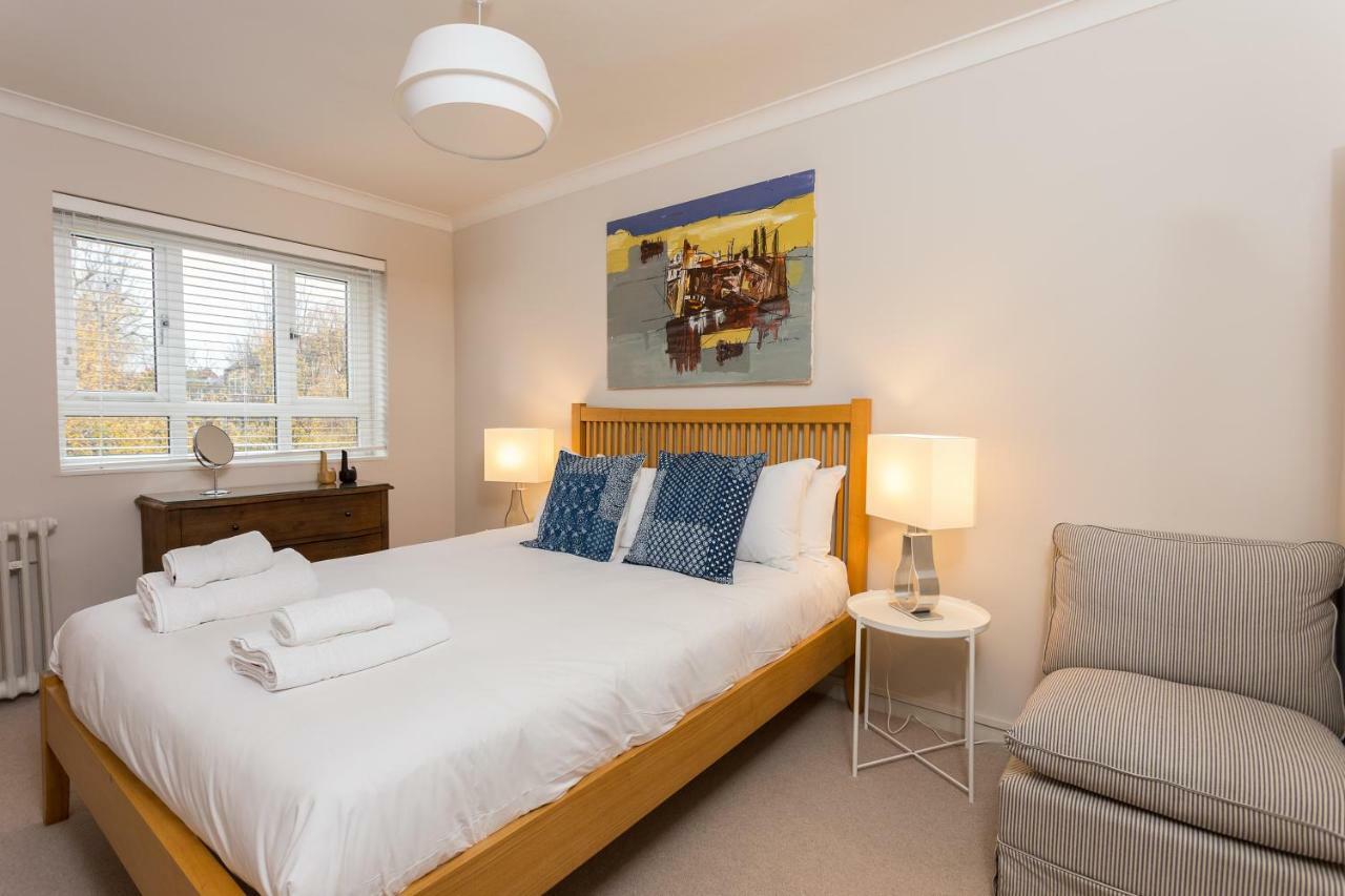 Apartment Stunning Two Bed Flat London