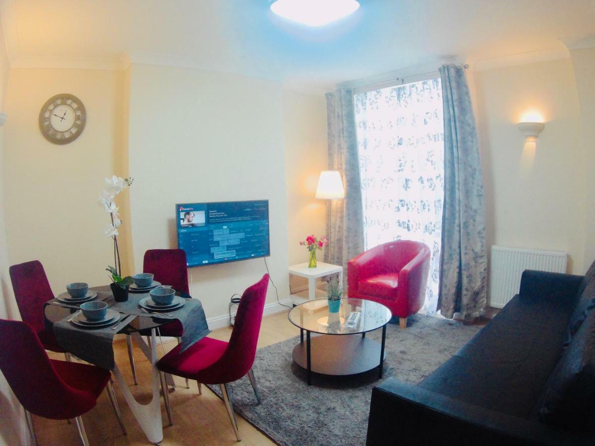 Jasmine 1 At Baker Street Apartment *