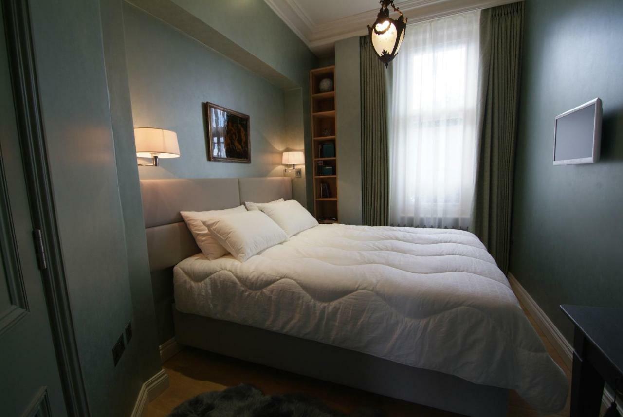 Chelsea: Exceptional 1br W/views Of The River Thames & Battersea Park * London