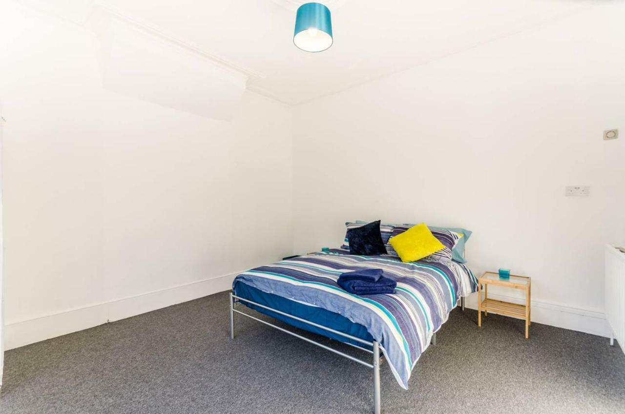 15 Grosvenor Road Guest house London