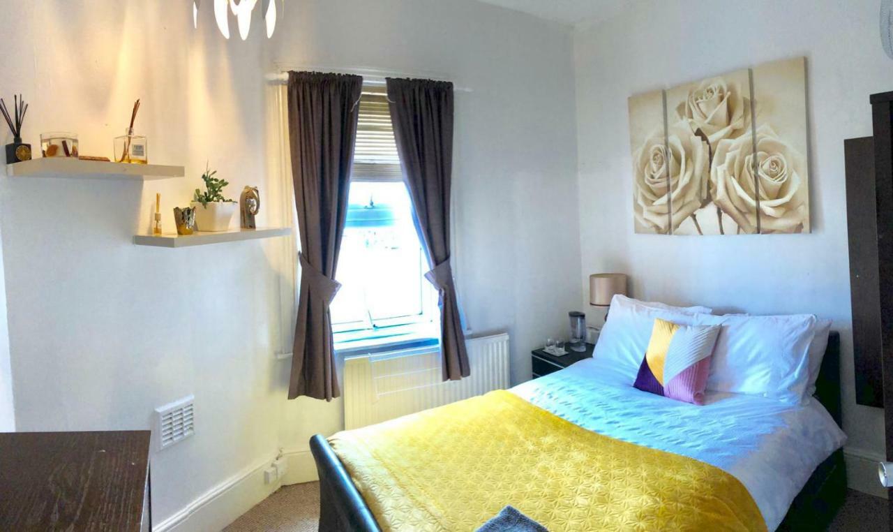 Heathfield Sq London