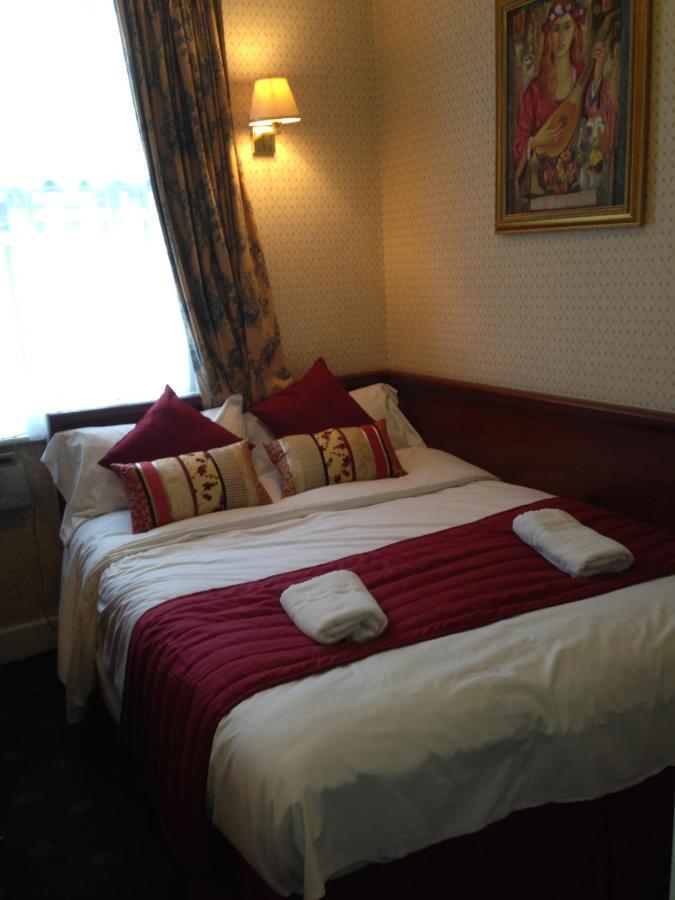 Avon Hotel London