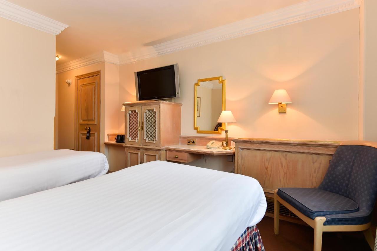 Park Lane Mews 4*
