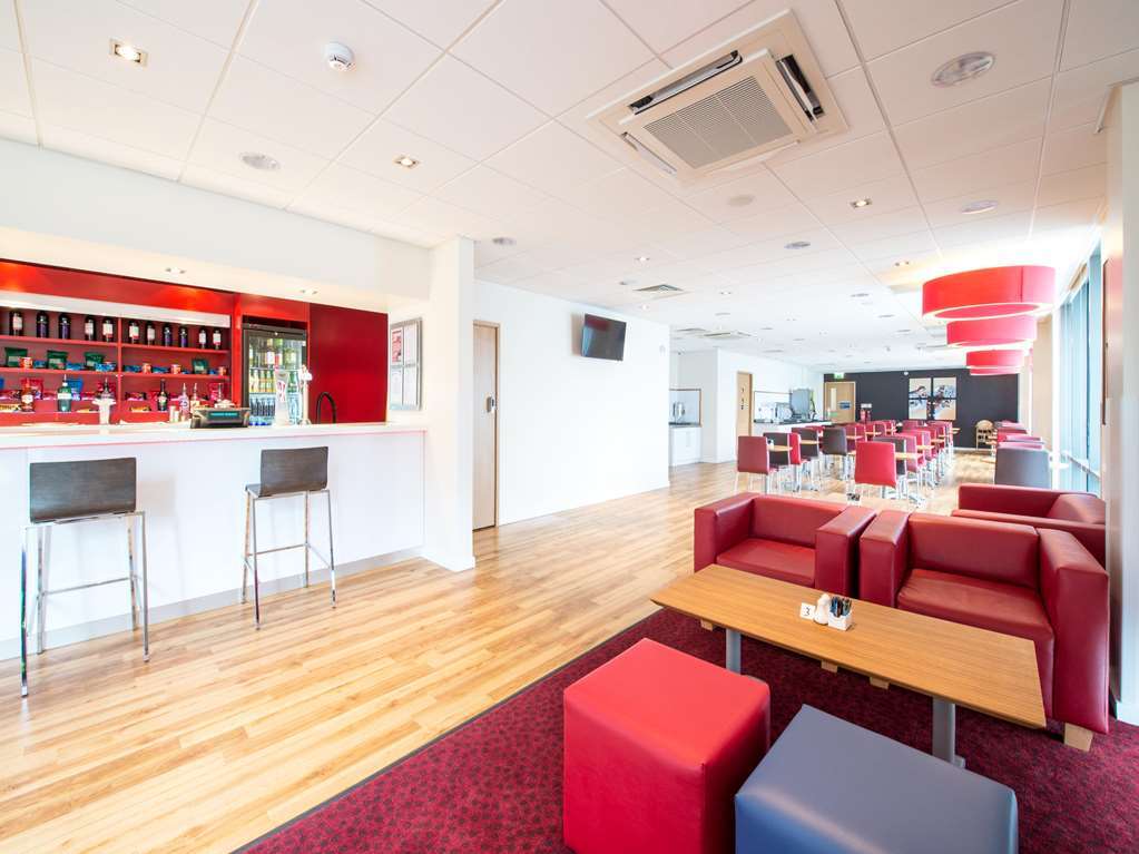 Travelodge Greenwich High Road Hotel 3*