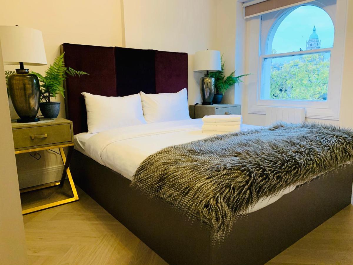 Be Lounge Luxury London