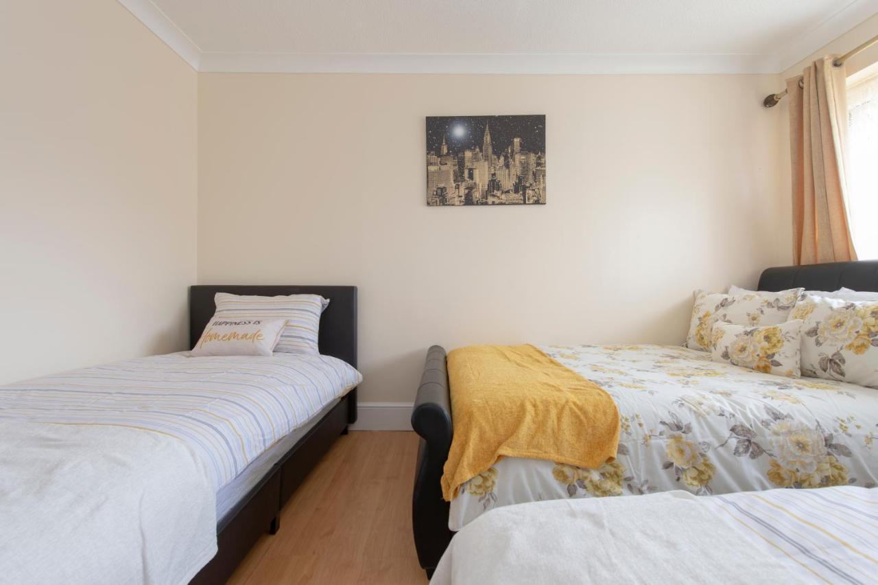 Abkat Three Bedroom Feriehus *