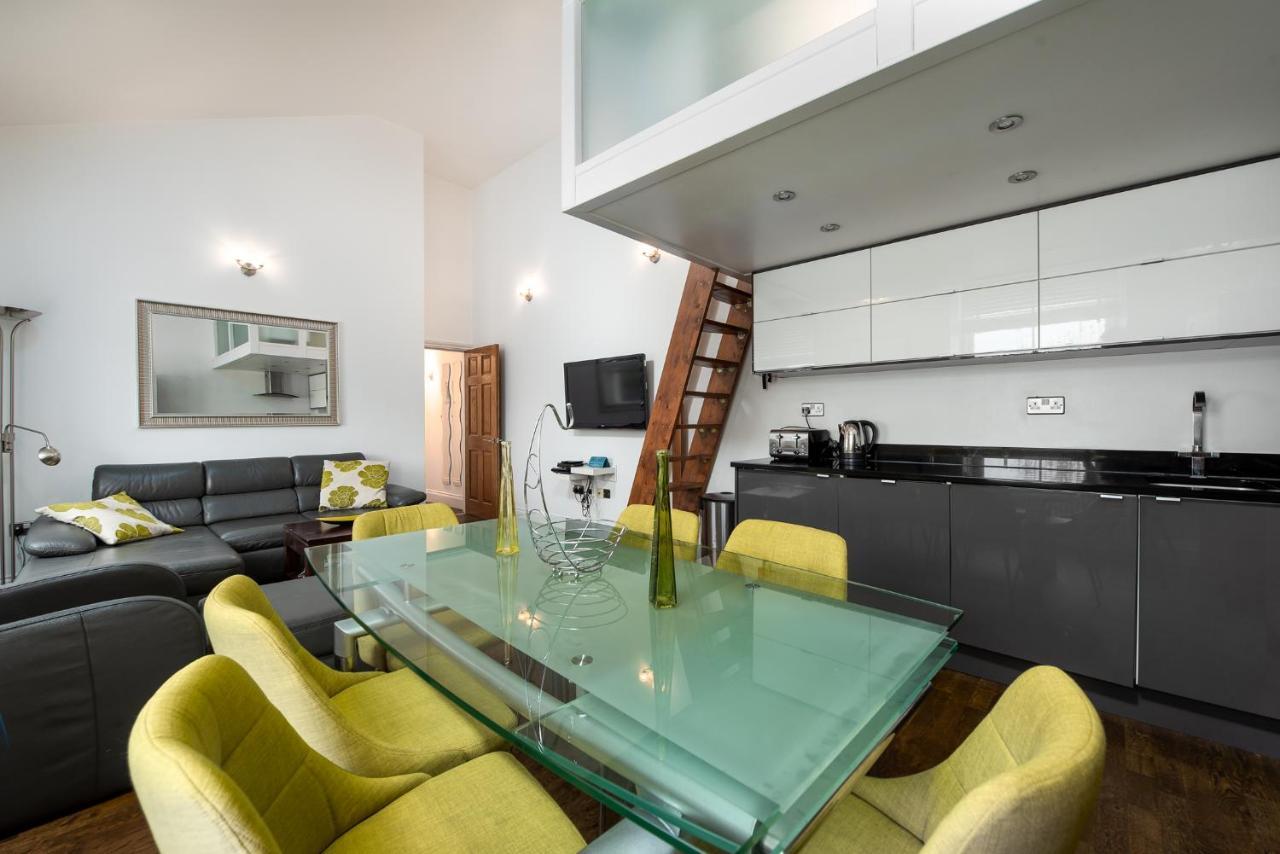 Chelsea Apartahotel