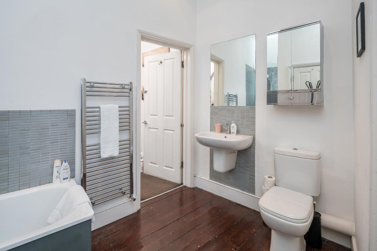 Victorian House 2 Bed/2 Bath Next To Barbican Tube * London
