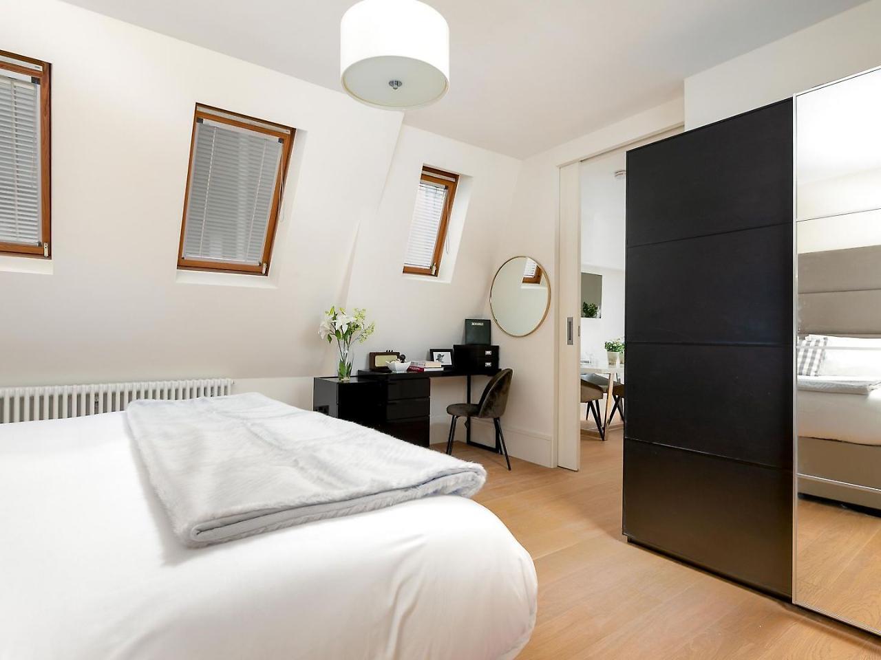 D Arblay Street Hotel